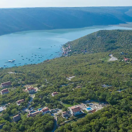 Villa Lovely In Trgetari With Swimming Pool