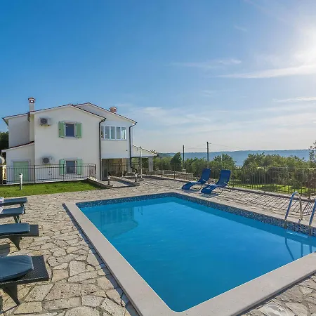 Villa Lovely In Trgetari With Swimming Pool Trget