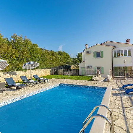 Lovely In Trgetari With Swimming Pool